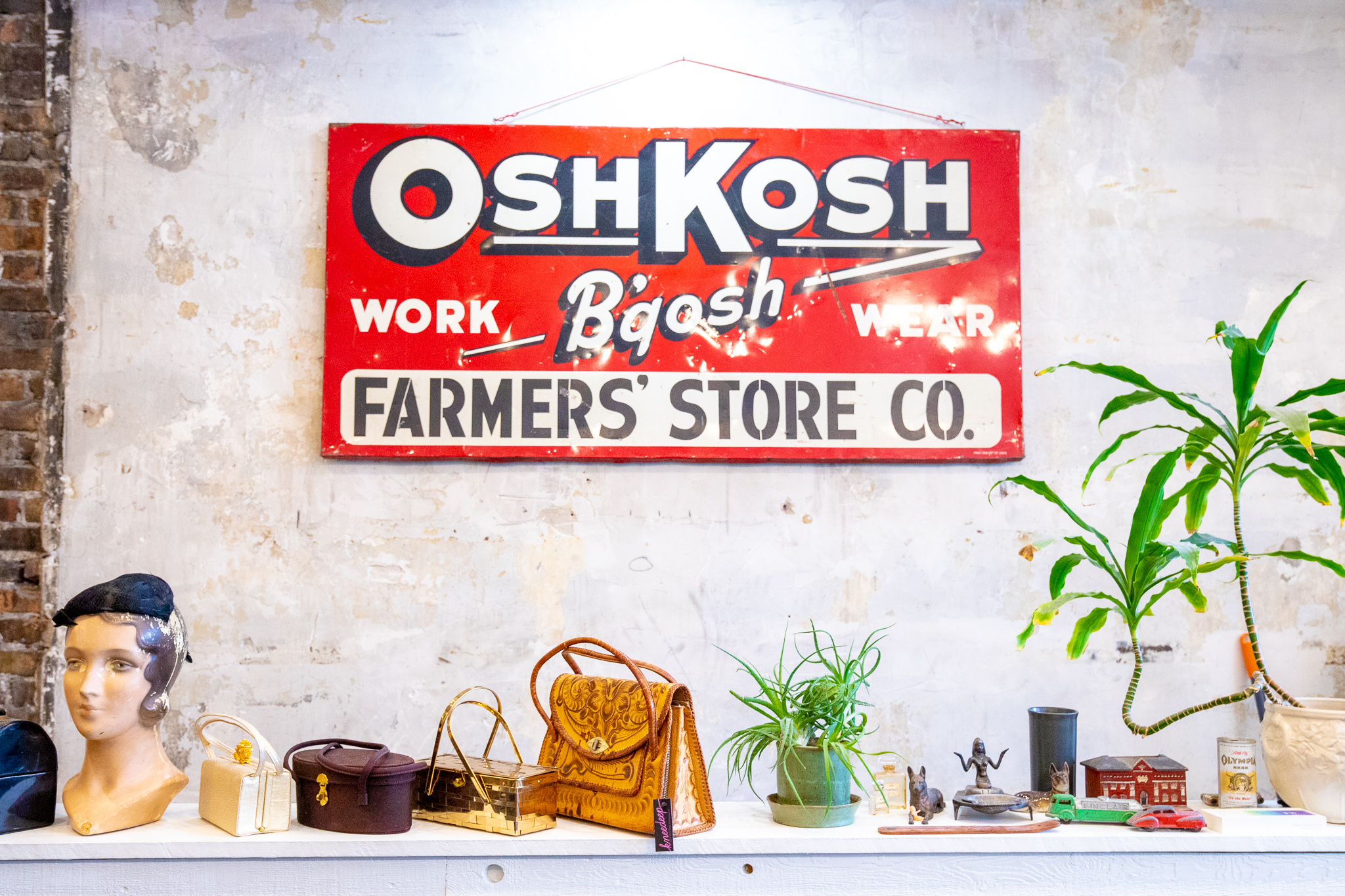 Vintage Clothing Shop Pilsen Neighborhood Chicago Illinois